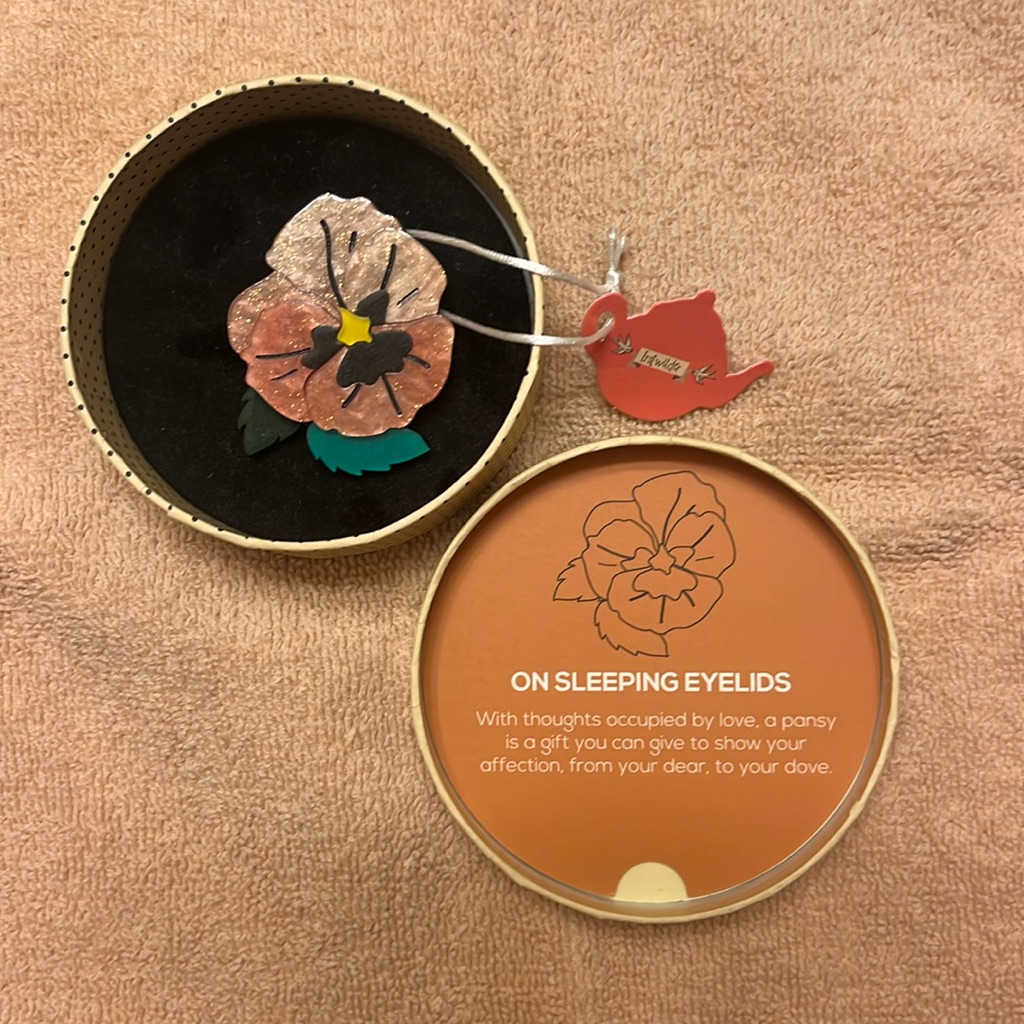 Erstwilder On Sleeping Eyelids Flower Brooch 45$